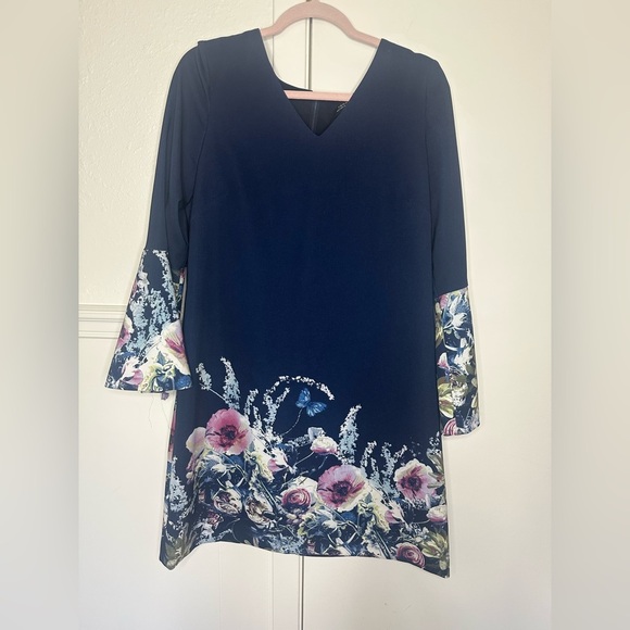 Tahari 3/4 Sleeves and Watercolor Floral Pattern size 10 - Picture 3 of 9